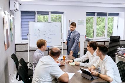 Председатель комитета по малоэтажному жилищному строительству Антон Иванов рассказал коллегам о планах работы