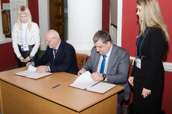 Подписано соглашение о сотрудничестве между Комитетом РСС по инновационным и энергоэффективным строительным материалам и Департаментом строительства, ЖКХ и дорожного хозяйства Орловской области