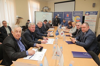 Президиум ССОО во главе с Александром Вахмистровым обсудил ситуацию в отрасли 